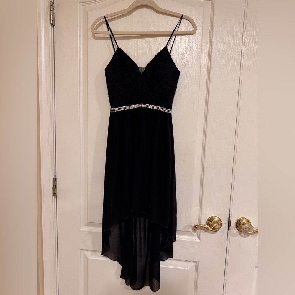 City triangles Black High-Low Dress with Spaghetti Straps​​​